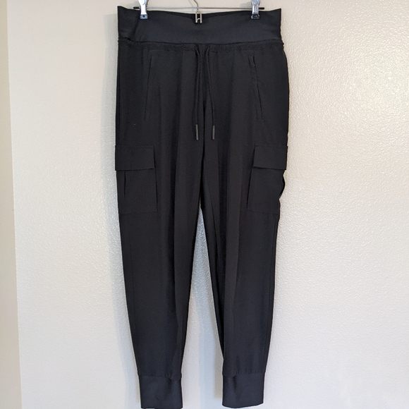 Athleta black joggers sz 6 EUC - Picture 2 of 5